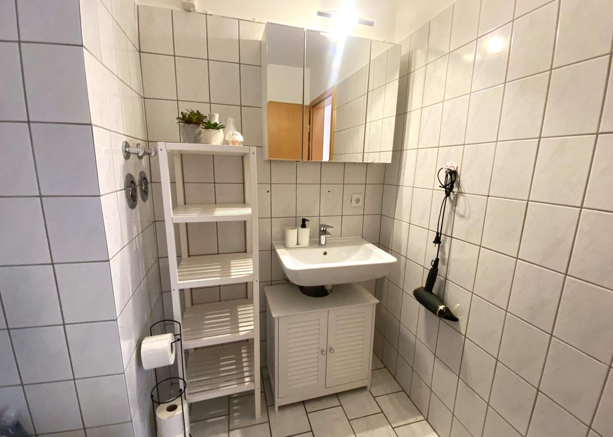 Schoelerberg Apartment Mit Tiefgaragenparkplatz Und Kingsize-Bett Osnabrück Exterior foto